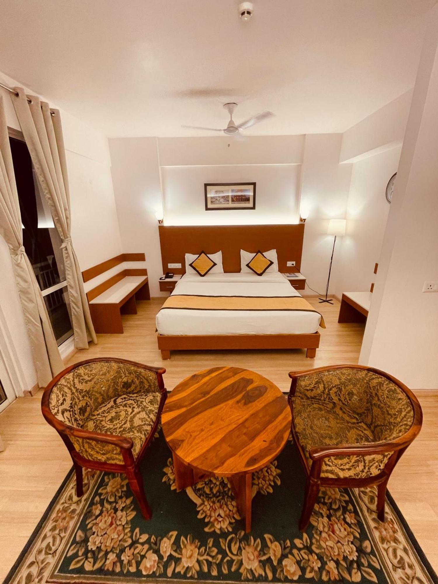 The Grace Residency - Gomtinagar, Lucknow Aparthotel Kültér fotó