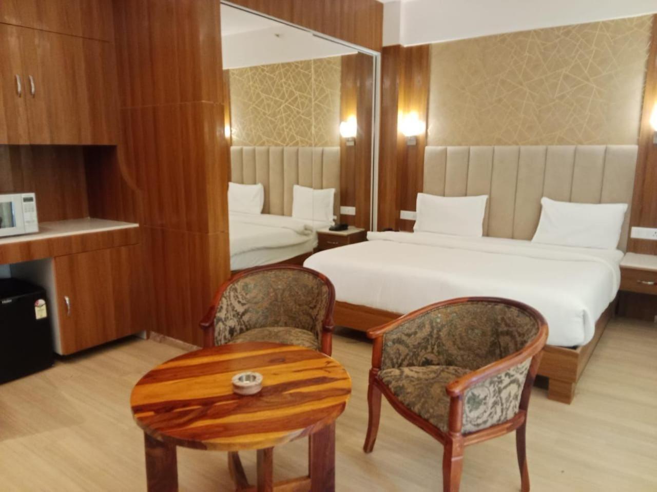 The Grace Residency - Gomtinagar, Lucknow Aparthotel Kültér fotó