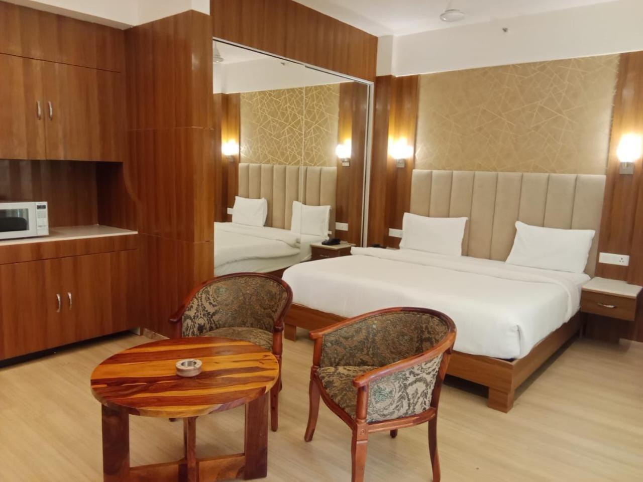 The Grace Residency - Gomtinagar, Lucknow Aparthotel Kültér fotó