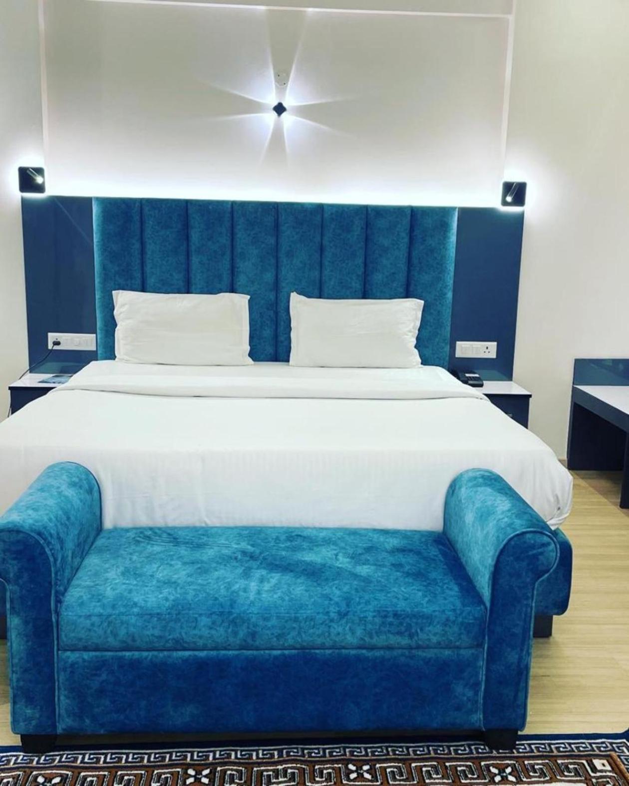 The Grace Residency - Gomtinagar, Lucknow Aparthotel Kültér fotó