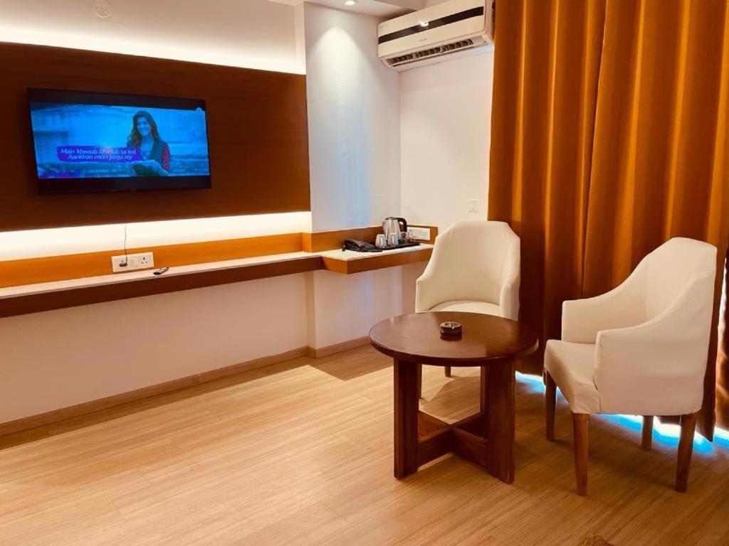 The Grace Residency - Gomtinagar, Lucknow Aparthotel Kültér fotó